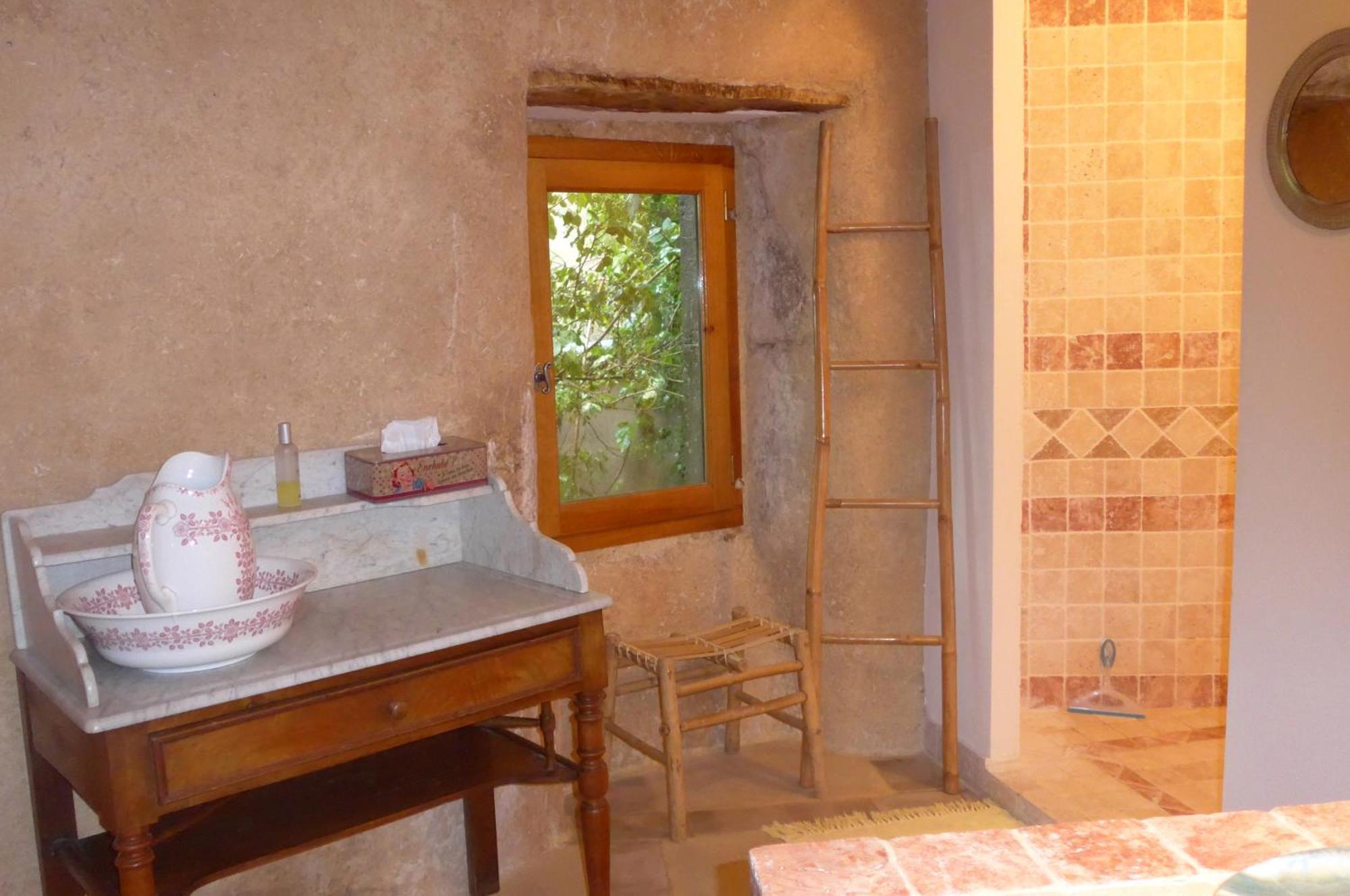 La Colline Bleue Bed & Breakfast Banne Luaran gambar