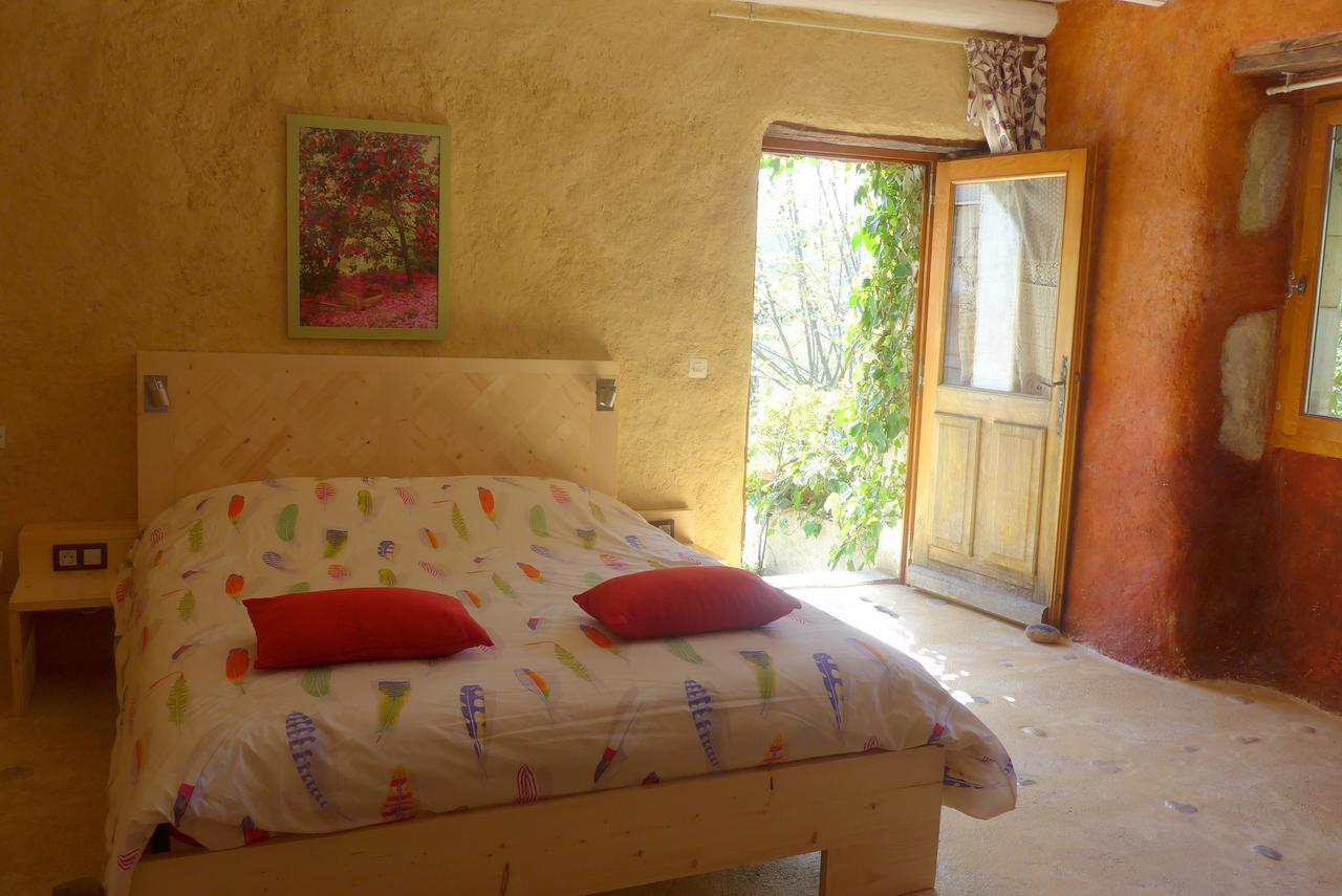 La Colline Bleue Bed & Breakfast Banne Luaran gambar