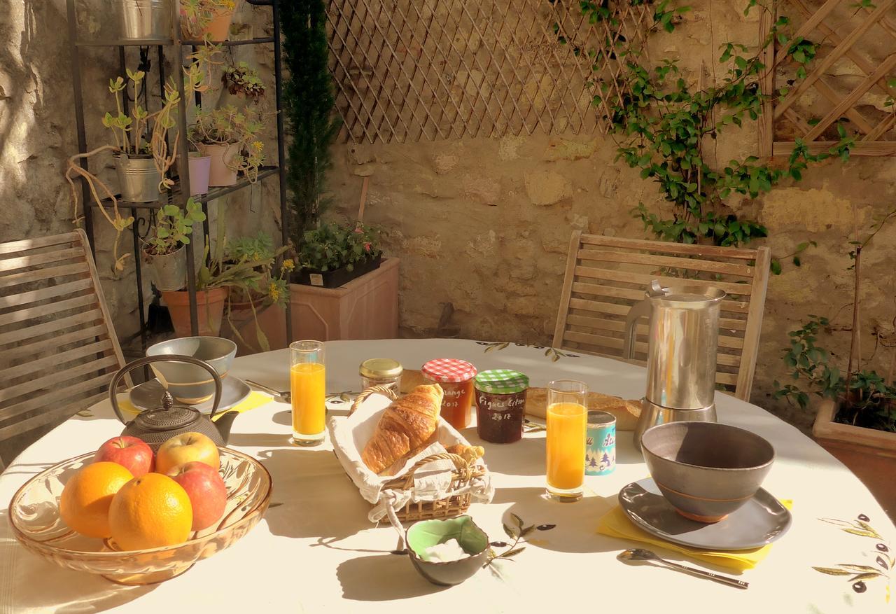 La Colline Bleue Bed & Breakfast Banne Luaran gambar